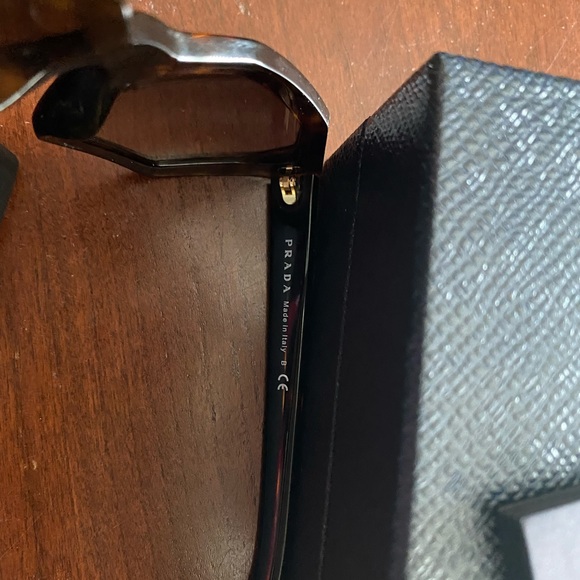 New authentic Prada sunglasses in brown - Picture 10 of 10